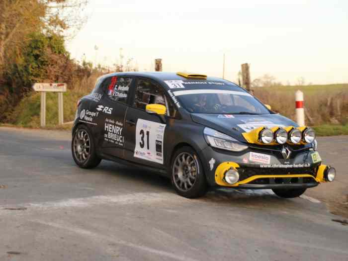 Vends Clio R3T Full Evo - pièces et voitures de course à vendre, de ...