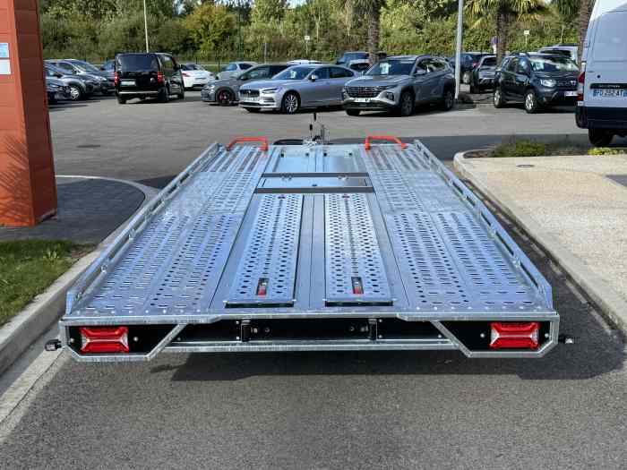 REMORQUE BRIAN JAMES PORTE VOITURE BASCULANTE T-TRANSPORTER 5.50m X 2.24m 3500 kg / 3 ESSIEUX / OPTIONS TREUIL ALKO / RAMPES LONGUES / KIT BASCULEMENT HYDRAULIQUE / TVA RECUPE... 1