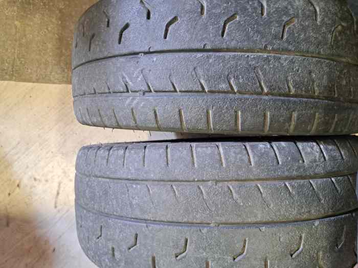 Vends pneus kumho tm02 k61