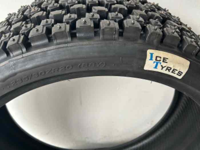 235/30 R20 - x2 pneus clous Ice_T 1