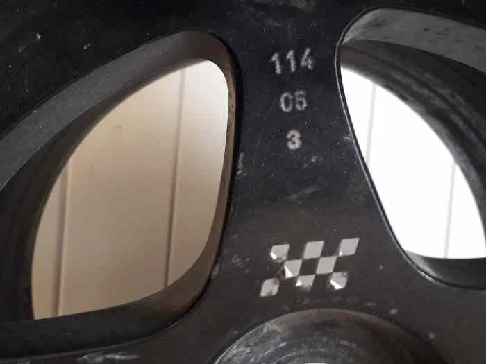 jante OZ avec pneu DUNLOP 230/570/R13 2