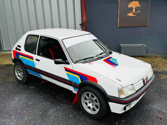 Peugeot 205 GTI 1.9 Gr A / PTH J2