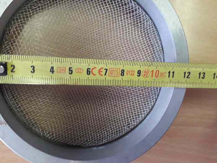 grille alu diametre extrieur hors tout : 12.2 cm, pas de vis intérieur 10.8 cm 3