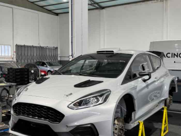Ford Fiesta Rally 2 chassis #147 0km (Tarmac + Gravel + pièces) 1