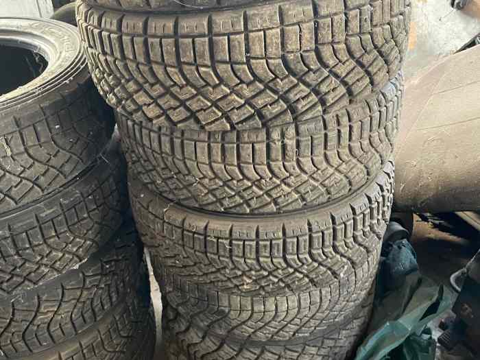 Pneus terre KUMHO R800 0