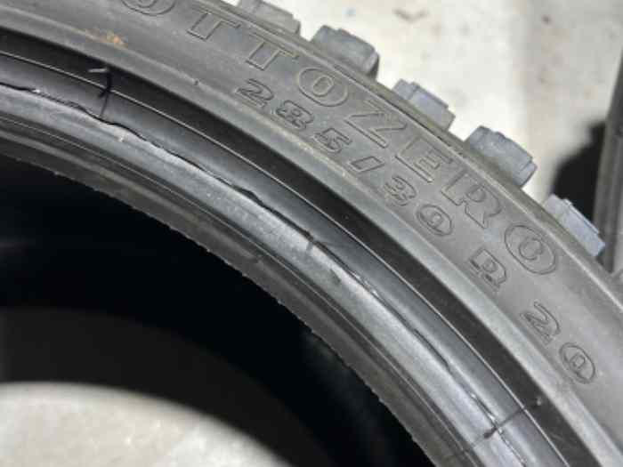 285/30 R20 - x2 pneus clous Ice_T 1