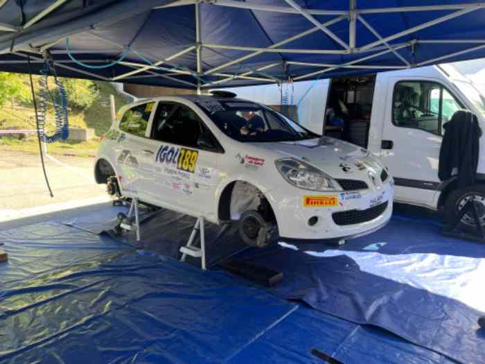 Clio R3 MAX 250 SWINDON 2