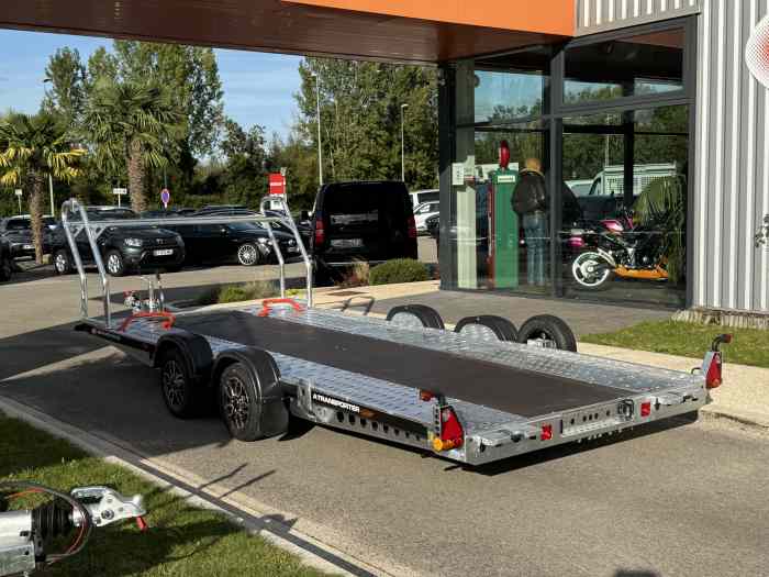 REMORQUE PORTE VOITURE BRIAN JAMES A-TRANSPORTER A4 5.0m X 2.0m 3000 kg / PLATEAU PORTE AUTO / NEUVE / EN STOCK / RACK A ROUE DE COMPETITION / JANTES ALU 2