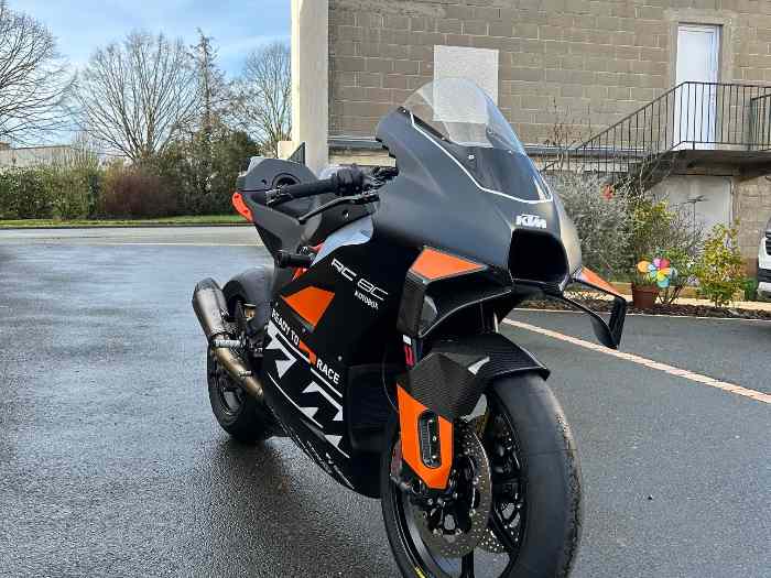 KTM RC8C