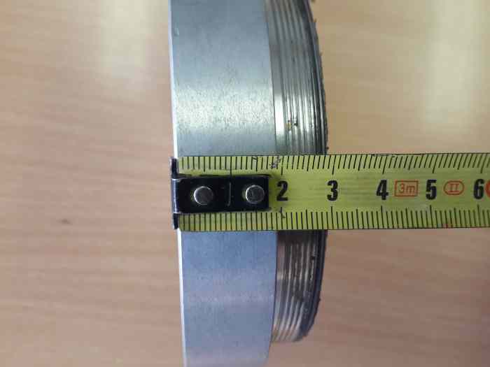 grille alu diametre extrieur hors tout : 12.2 cm, pas de vis intérieur 10.8 cm 4