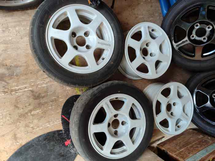 JANTE SAXO CHALLENGE 14 POUCES BLANCHES QUASI NEUVES , 4 RALLYES 0