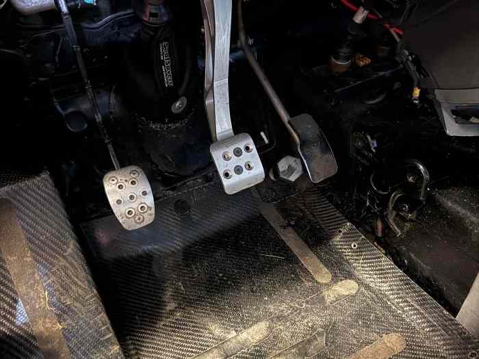 Clio 3 f2000 accidentée ( réservée ) 5