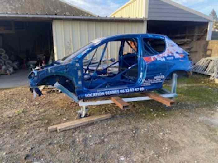 Caisse peugeot 206 accidentée 0