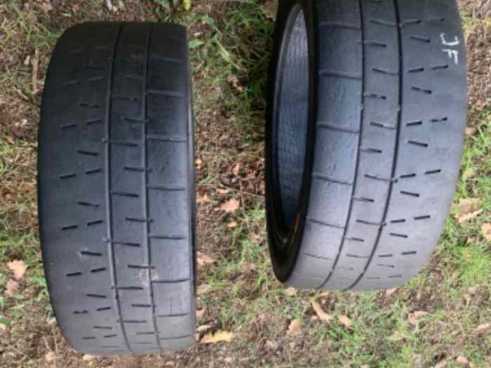 Pneus Pirelli 195/50R16 et 200/600-16 4