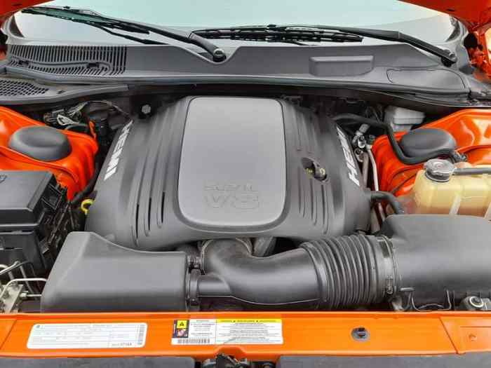 Dodge challenger R/T v8 1