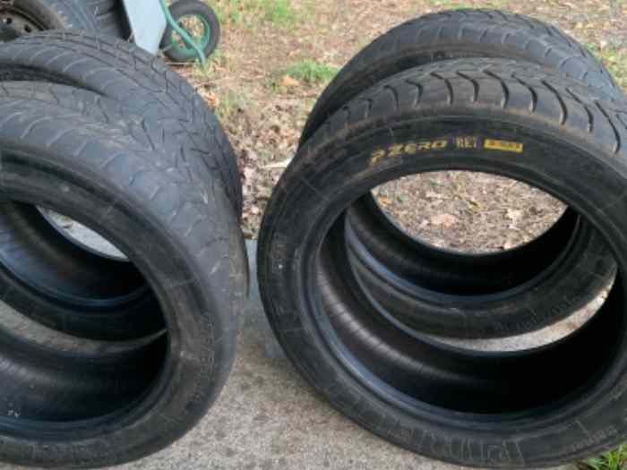 Pneus Pirelli 195/50R16 et 200/600-16 1