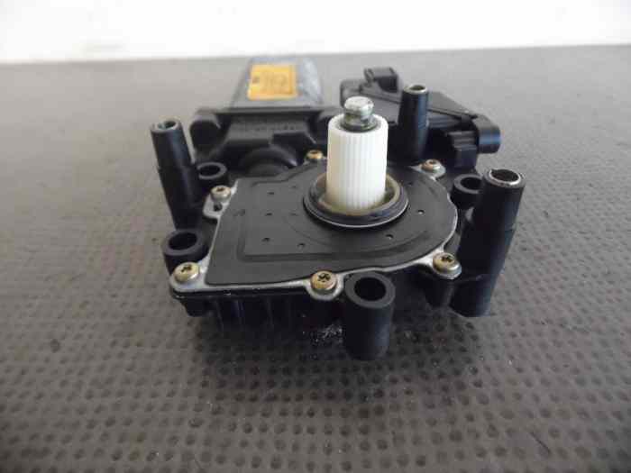MOTEUR LEVE-VITRE DROIT 99662410203 PORSCHE 996 COUPE & TARGA 3