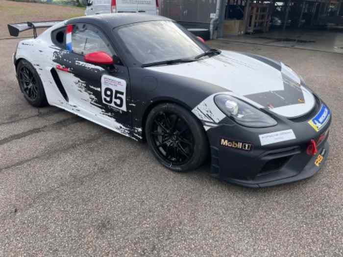Porsche GT4 Cayman Club Sport 2020