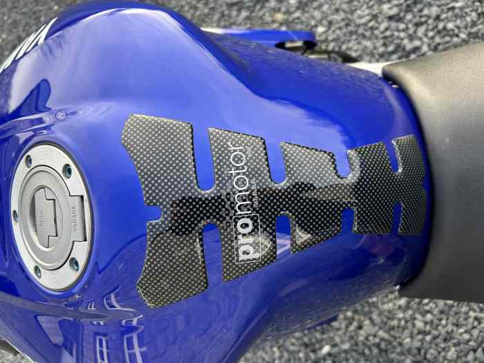 Moto Yamaha YZF R1 parfait état comme neuve ( d 4