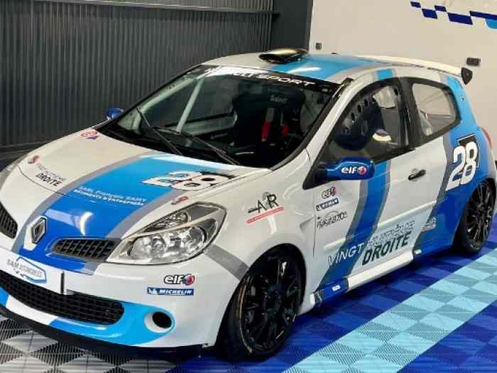 CLIO 3 CUP - 237 CH