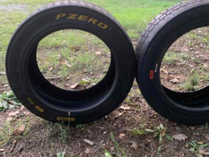 Pneus Pirelli 195/50R16 et 200/600-16 5