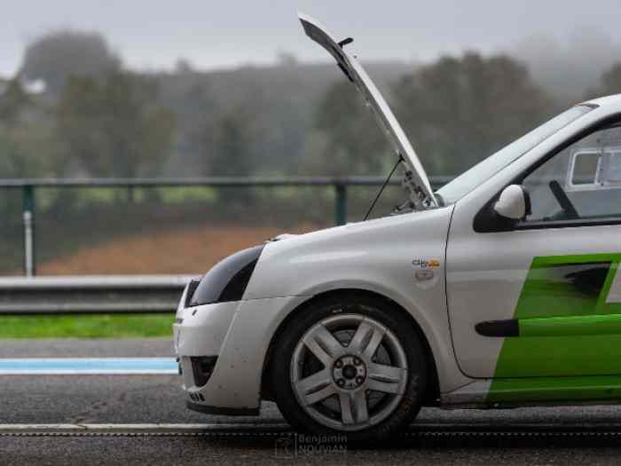 Renault Clio 2 cup 300ch 1