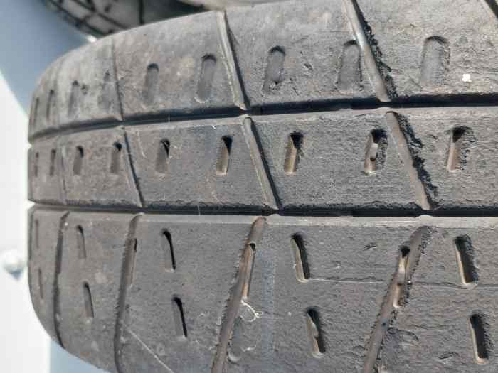 Pneus rallye 17 pouces PIRELLI RKW7 presque neuf 1