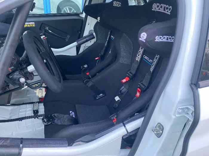 PEUGEOT 208 RALLY4 3