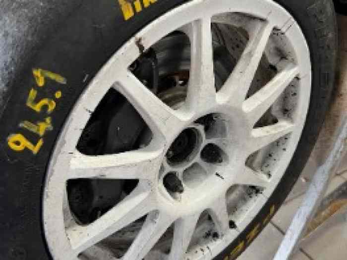 Pneus Pirelli 16