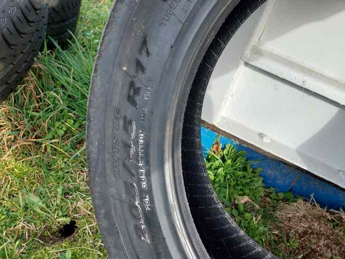Pneus rallye 17 pouces PIRELLI RKW7 presque neuf 2