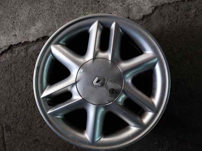 3 jantes aluminium Renault 15 pouces