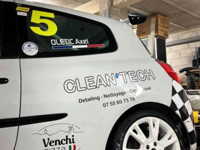 Clio Cup x85 1