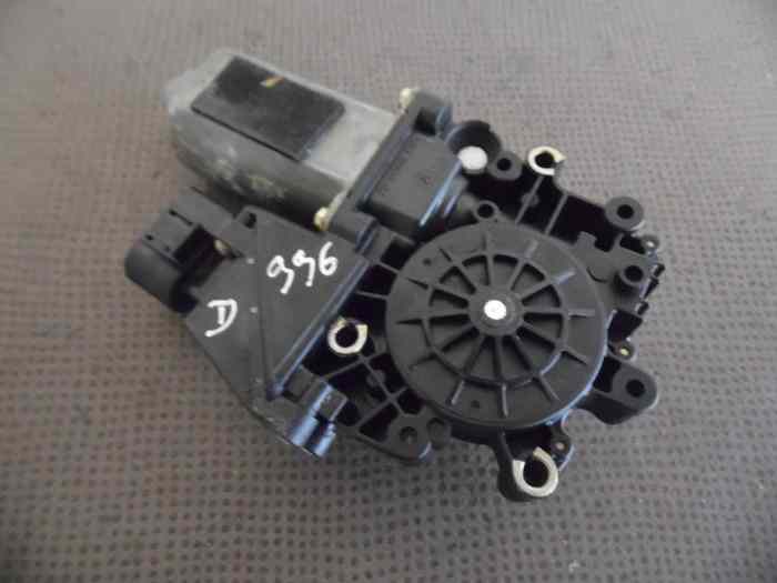 MOTEUR LEVE-VITRE DROIT 99662410203 PORSCHE 996 COUPE & TARGA 4