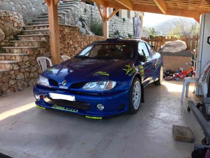 Urgent Megane f2014 + 2eme moteur cour...