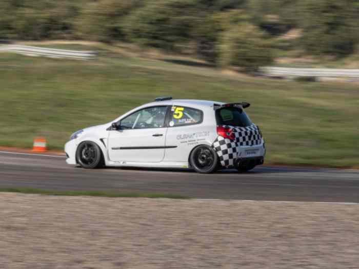 Clio Cup x85 2