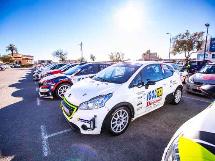 Vends Peugeot 208 R2 neuve 3