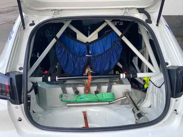 PEUGEOT 208 RALLY4 5