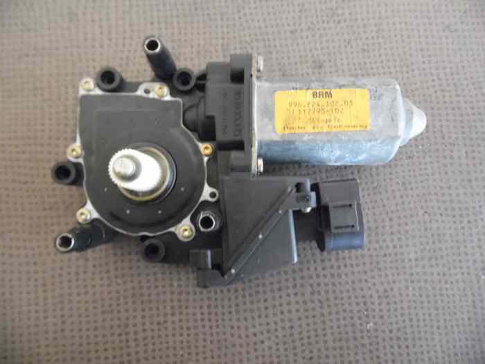 MOTEUR LEVE-VITRE DROIT 99662410203 PORSCHE 996 COUPE & TARGA 1