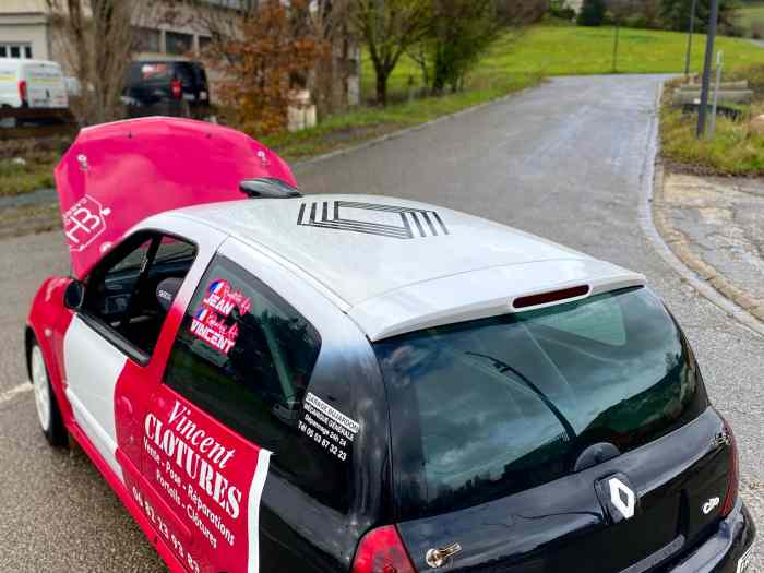 !!!URGENT!!! Renault CLIO F2000/14 NEUVE. 2