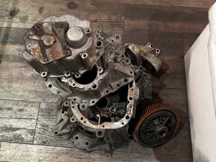 Carter + piece boite 6 306 S16 - pièces et voitures de course à vendre ...