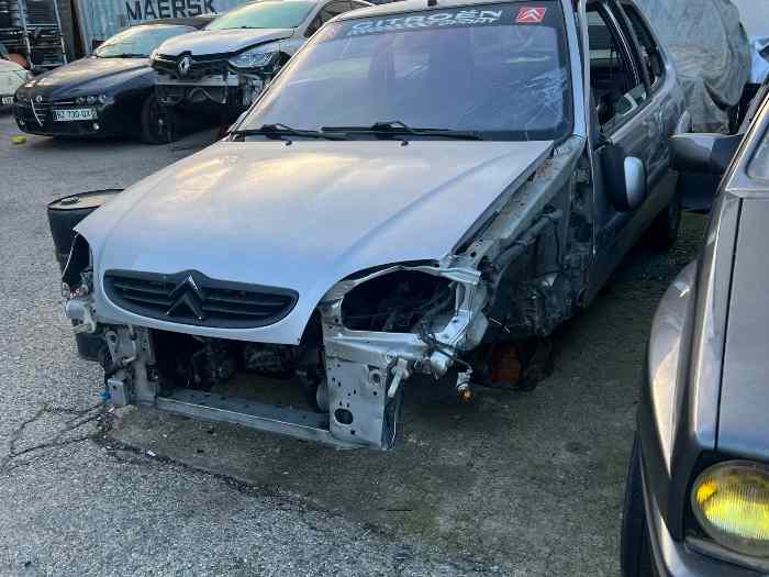 Saxo VTS 1.4 endommagé