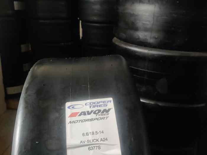 PNEUS AVON - NEUFS - PLUSIEURS TAILLES DISPONIBLES 1