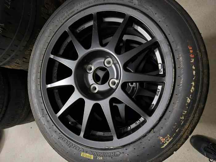 Pneus sur jantes clio rallye RC5