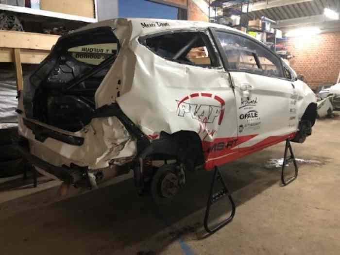 Fiesta R200 accidentée 2