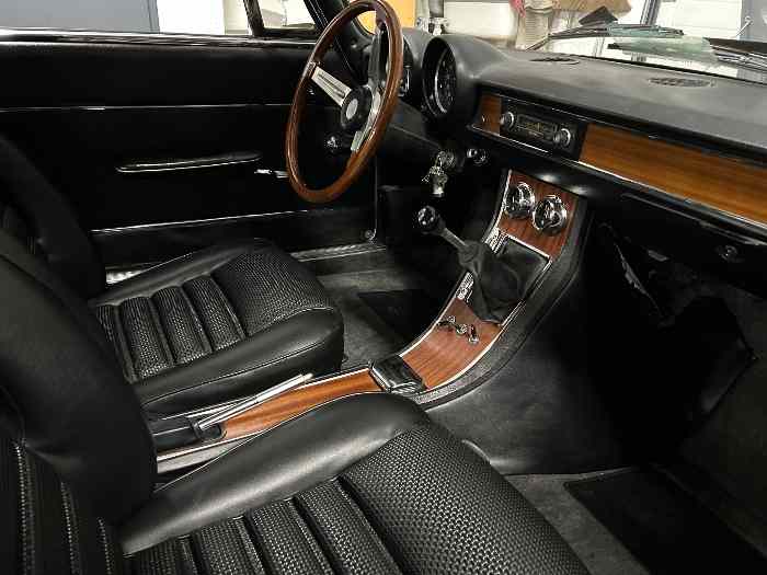 Alfa Romeo 1750 coupe bertone 4
