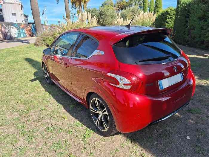 Peugeot 208 GTI 1