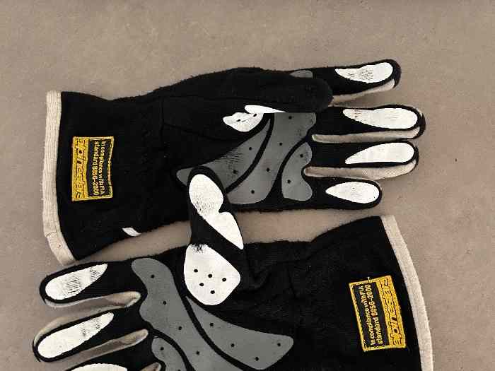 Gants fia 1