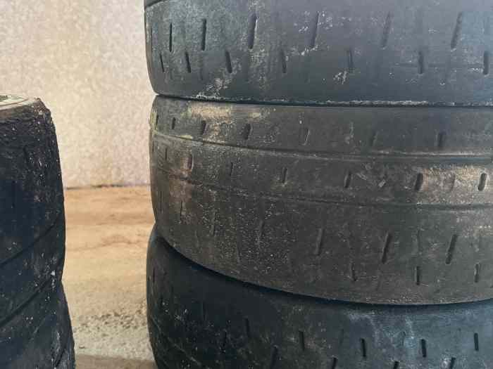 Lot pneus PIRELLI 17p très bon état 1