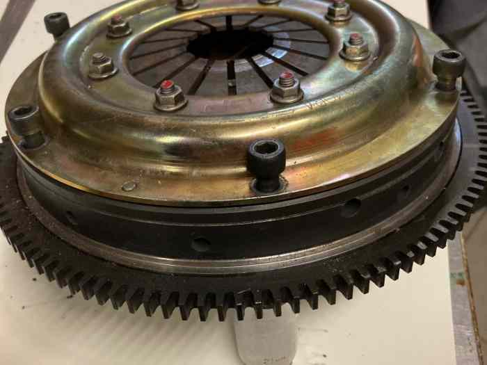 VOLANT MOTEUR ALU TU + EMBRAYAGE 2