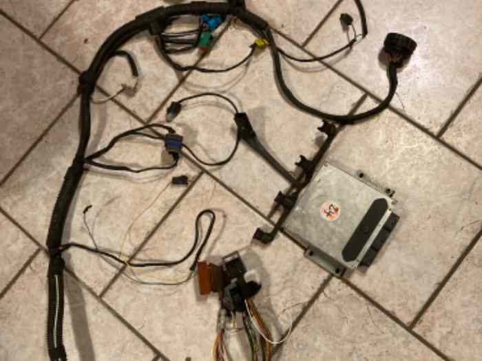 Calculateur 206 volant 2